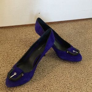 3/$20 Nine West cobalt blue heels